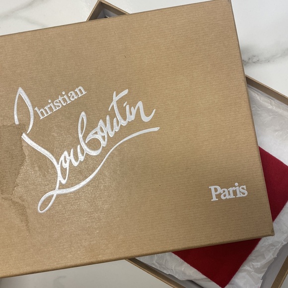 Louboutin So Kate Heels - BRAND NEW - Picture 3 of 9